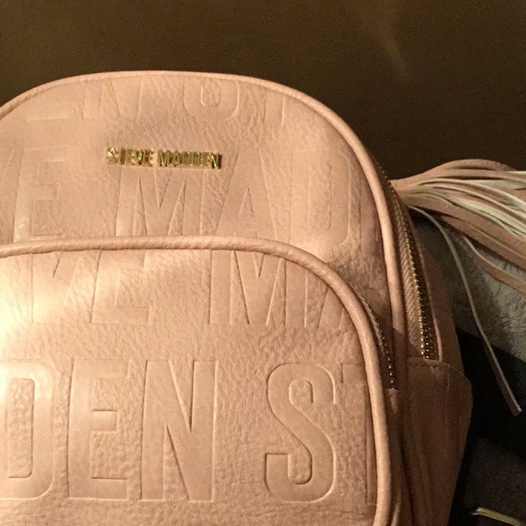 Designer Steve Madden Medium Backpack Purse / Pink / Roségold Color / Imprint - Picture 8 of 10